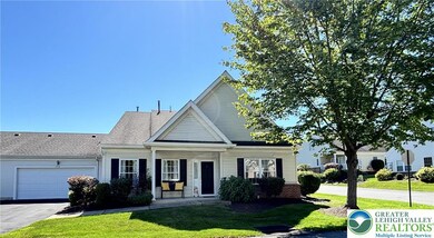 4918 Steeplechase Dr unit 29C, MacUngie, PA 18062 - photo 2