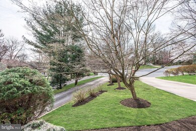 1566 Harpers Cove Ln, Reston, VA 20194 - photo 4