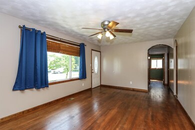 13-Living-Room-image-2-[eweisberg]