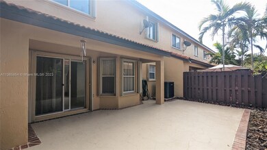 213 E Forest Oak Cir, Davie, FL 33325 - photo 5