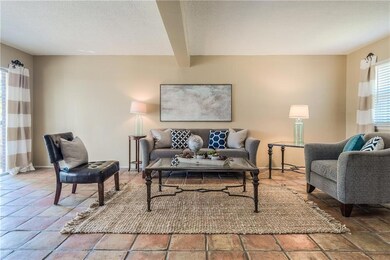 Extra large living space accommodates tons of furn