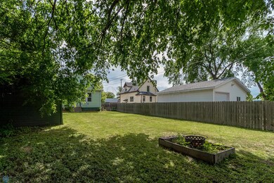 219 11th St N, Moorhead, MN 56560-03