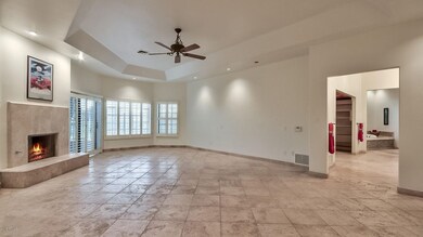 MASTER BEDROOM W/ ENSUITE BATH