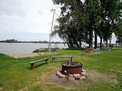 Waterfront/Dock/Pier. Beach for swimming