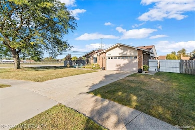 36876 Aaron Ct, Sterling Heights, MI 48312 - photo 4