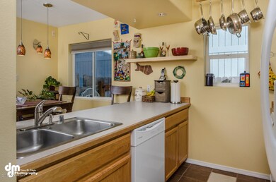 4837 Klamath Falls Lane-large-005-Kitche