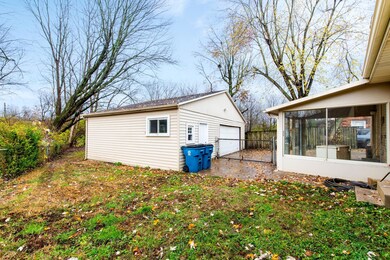 9105 Lantana Dr, Louisville, KY 40229 - photo 5