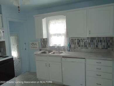 Victor kitchen 1
