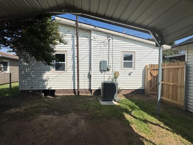 1017 S Washington St, Hugoton, KS 67951 - photo 4