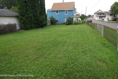 627 Throop St, Dunmore, PA 18512 - photo 4