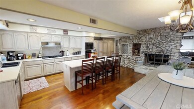 4223 Clubhouse Dr, Lakewood, CA 90712 - photo 5