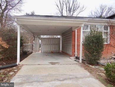 13513 Pennsboro Dr, Chantilly, VA 20151 - photo 3