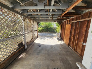 324 N 3rd St, Klamath Falls, OR 97601 - photo 6