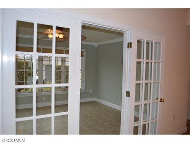 Interior Space/Layout - Florida Room off of the fa