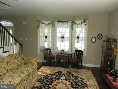 34 Peach Dr, Boyertown, PA 19512 - photo 5