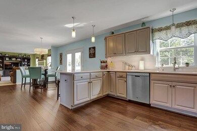 2531 Joshua Dr, Reading, PA 19608 - photo 5