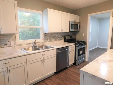 1111 W 10th St, Davenport, IA 52804 - photo 6