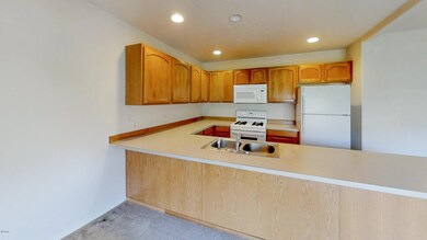 595 SE Port Ave, Lincoln City, OR 97367 - photo 5