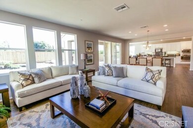 Spacious living room