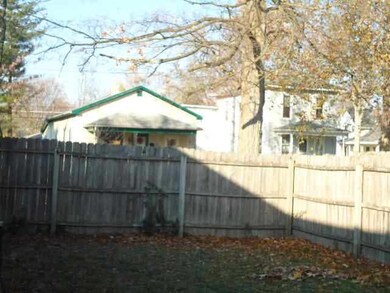 910 S Van Buren St, Auburn, IN 46706 - photo 2