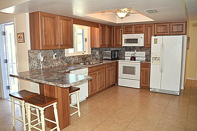Kitchen with Breakfast Bar