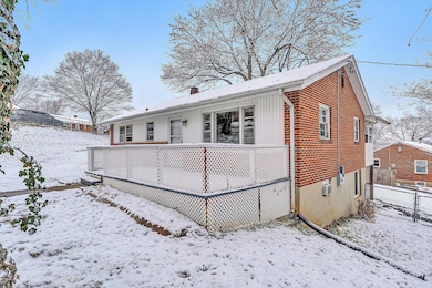 402 Cherryhill Rd NW, Roanoke, VA 24017 - photo 2