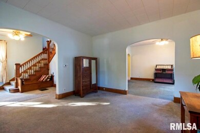 812 E High St, Davenport, IA 52803 - photo 5