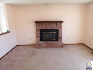 3650 SW Eveningside Dr, Topeka, KS 66614 - photo 5