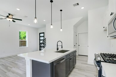 5206 Firnat St, Houston, TX 77016 - photo 4