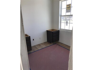 2405 Hallbrook St SW, Cedar Rapids, IA 52404 - photo 7