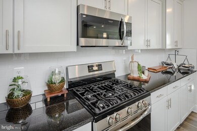 10562 Roundstone Ln, White Plains, MD 20695 - photo 7