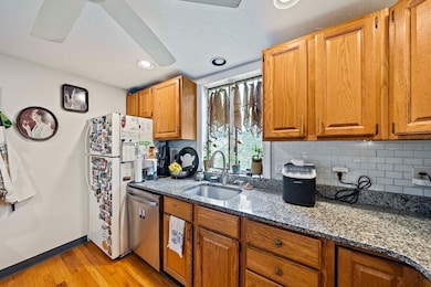 15 Linden Thomas Rd, Randolph, MA 02368 - photo 6