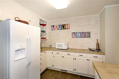 2908 Eastway Dr, Statesville, NC 28625 - photo 6