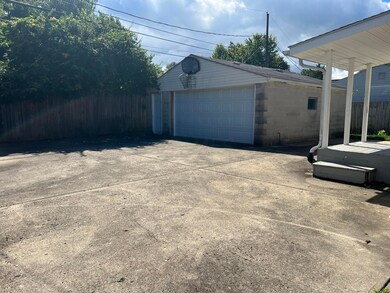 1388 Maetzel Dr, Columbus, OH 43227 - photo 4