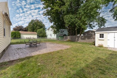 22 Mowry St, Pawtucket, RI 02861 - photo 5