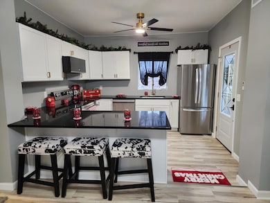 904 W 8th St, Muscatine, IA 52761 - photo 7