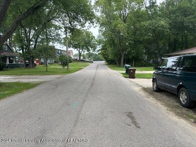 524 N Deerfield Ave, Lansing, MI 48917 - photo 2