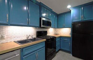 434 Lenard St unit E, Houston, TX 77009 - photo 2