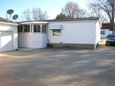 516 Strathmore Ave, Erie, PA 16505 - photo 6