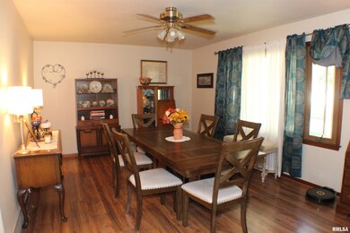 2817 2nd St, Moline, IL 61265 - photo 2