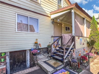 Rear apartment - 1 Bedroom