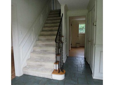 Entry/Foyer.