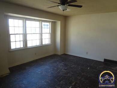 2021 SW Wayne Ave, Topeka, KS 66604 - photo 2