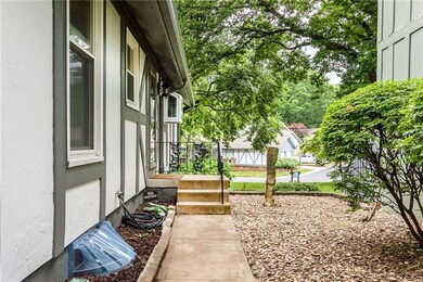 10172 Edelweiss Cir, Shawnee, KS 66203 - photo 2