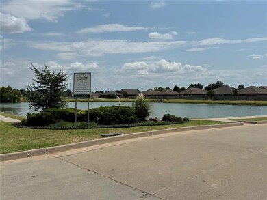 4805 Wagner Lake Dr, Yukon, OK 73099 - photo 7