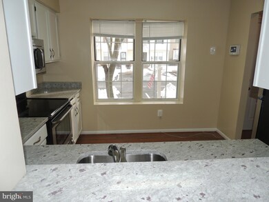 5412 Ingleboro Ct, Capitol Heights, MD 20743 - photo 5