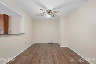 2436 Senior Dr, Charlotte, NC 28216 - photo 6