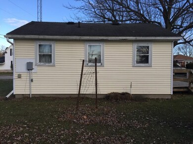 8 Mc Cormick St, Hamlet, IN 46532 - photo 3