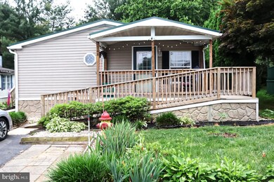 148 Greenbriar Cir, Lancaster, PA 17603 - photo 2