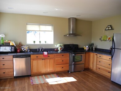Eat In Kitchen